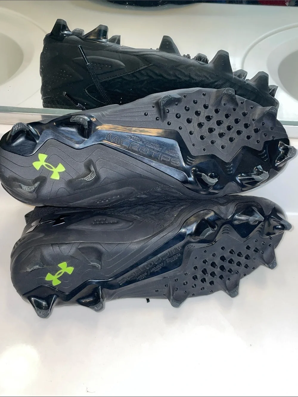 Under Armour Men’s Highlight 2 MC Knit Black Football Cleats